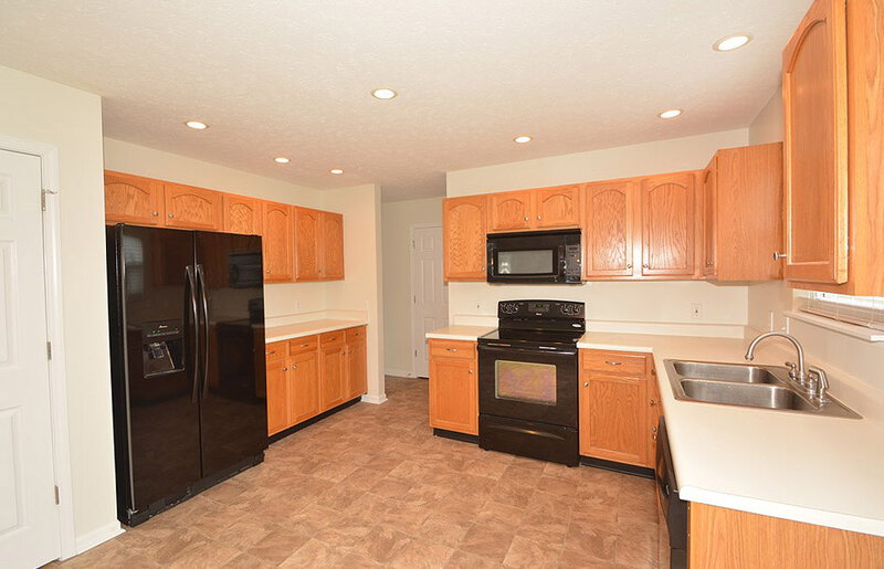 1,750/Mo, 19371 Romney Dr Noblesville, IN 46060 Kitchen View 2