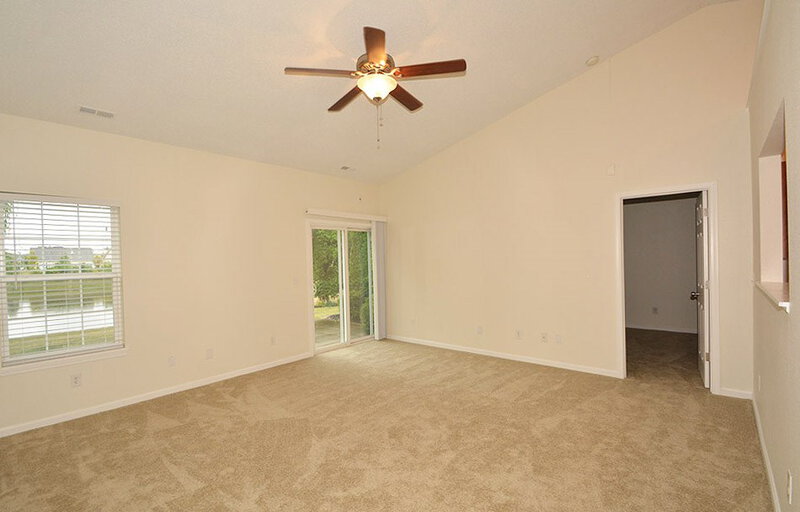 1,525/Mo, 12369 Wolf Run Rd Noblesville, IN 46060 Great Room View 3