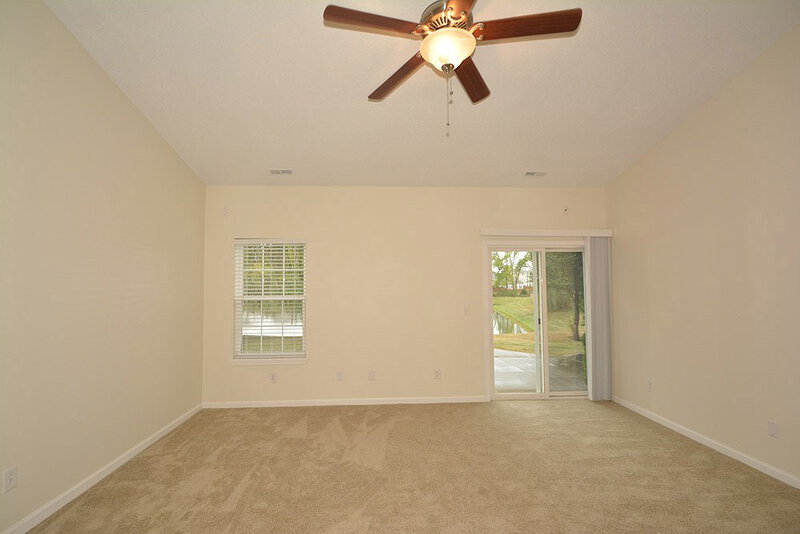 1,525/Mo, 12369 Wolf Run Rd Noblesville, IN 46060 Great Room View 4