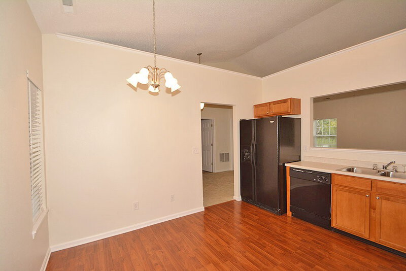 1,525/Mo, 12369 Wolf Run Rd Noblesville, IN 46060 Kitchen View 3