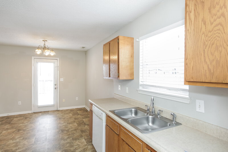 1,720/Mo, 15224 Fawn Meadow Dr Noblesville, IN 46060 Kitchen View