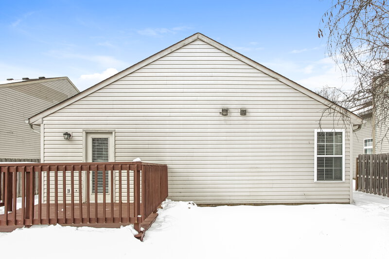 1,720/Mo, 15224 Fawn Meadow Dr Noblesville, IN 46060 Rear View