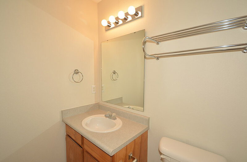 1,440/Mo, 15224 Fawn Meadow Dr Noblesville, IN 46060 Master Bathroom View 2