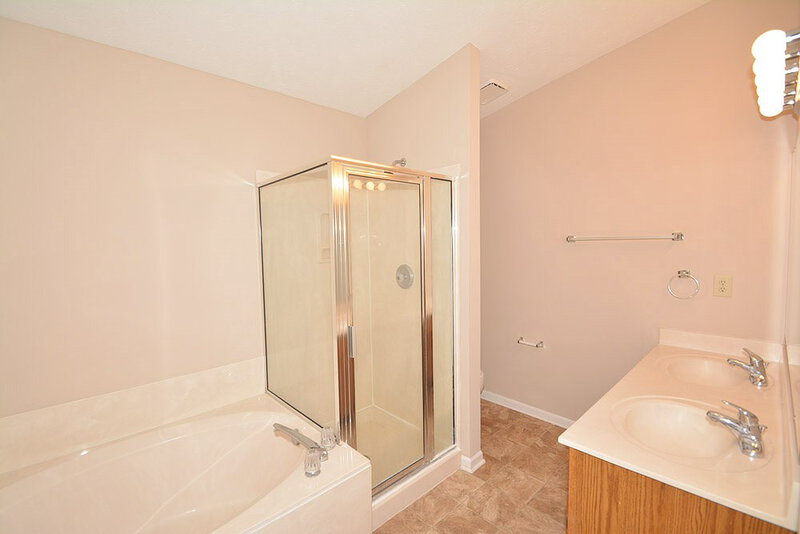 1,900/Mo, 2946 Scottsdale Dr Indianapolis, IN 46234 Master Bathroom View