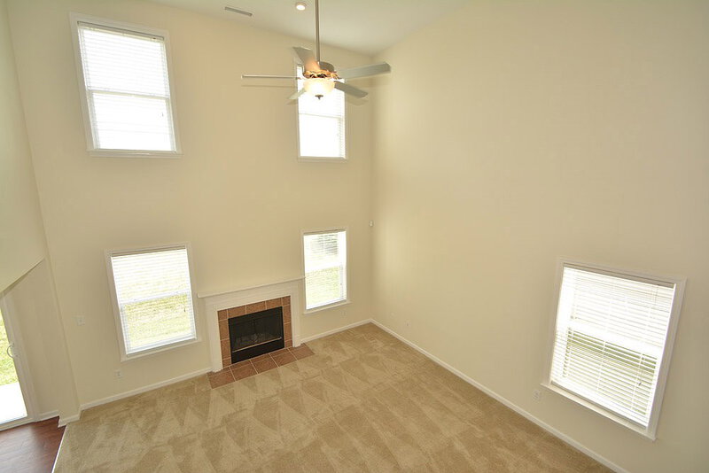 1,790/Mo, 15532 Old Pond Cir Noblesville, IN 46060 Great Room View 3