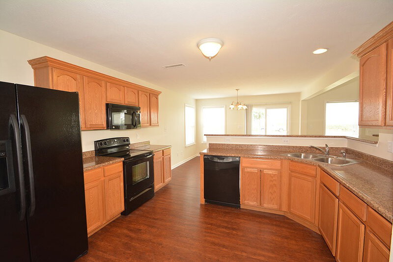1,790/Mo, 15532 Old Pond Cir Noblesville, IN 46060 Kitchen View 4