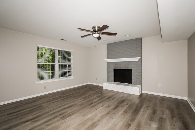 2,190/Mo, 18864 Prairie Crossing Dr Noblesville, IN 46062 Living Room View