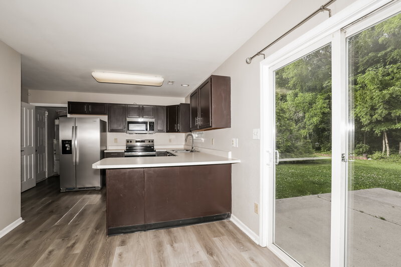 2,190/Mo, 18864 Prairie Crossing Dr Noblesville, IN 46062 Dining Room View