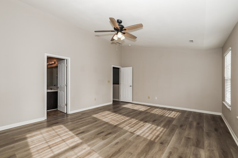 2,190/Mo, 18864 Prairie Crossing Dr Noblesville, IN 46062 Main Bedroom View