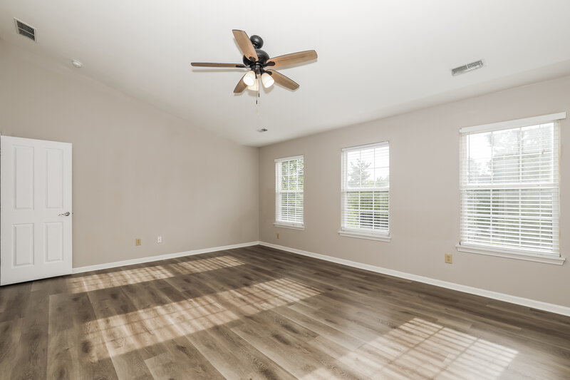 2,190/Mo, 18864 Prairie Crossing Dr Noblesville, IN 46062 Main Bedroom View 2