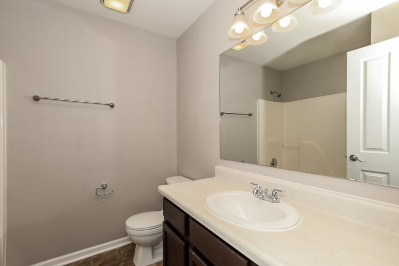 2,190/Mo, 18864 Prairie Crossing Dr Noblesville, IN 46062 Bathroom View