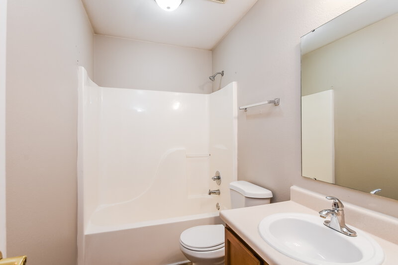 1,730/Mo, 7246 Bobcat Trail Dr Indianapolis, IN 46237 Bathroom View