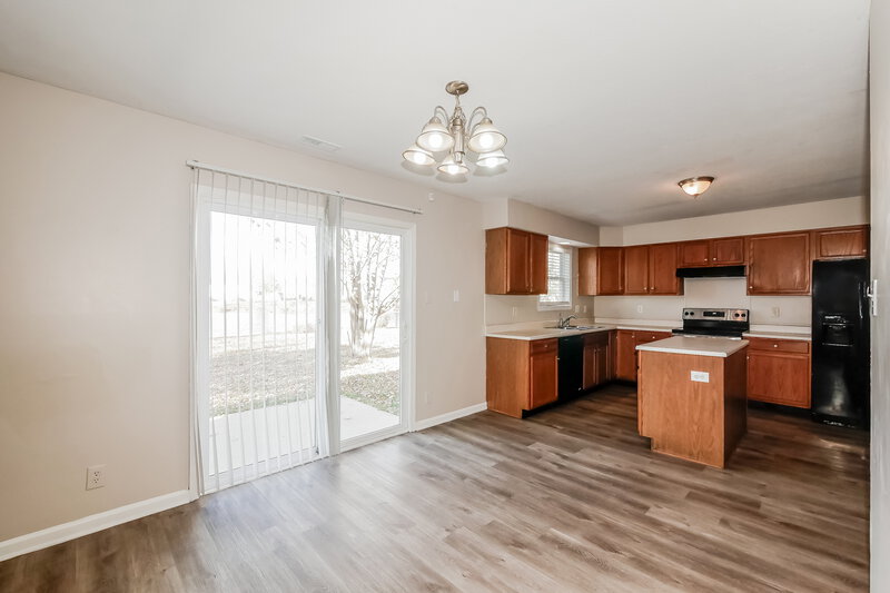 1,950/Mo, 8538 Baypointe Dr Avon, IN 46123 Dining Room View