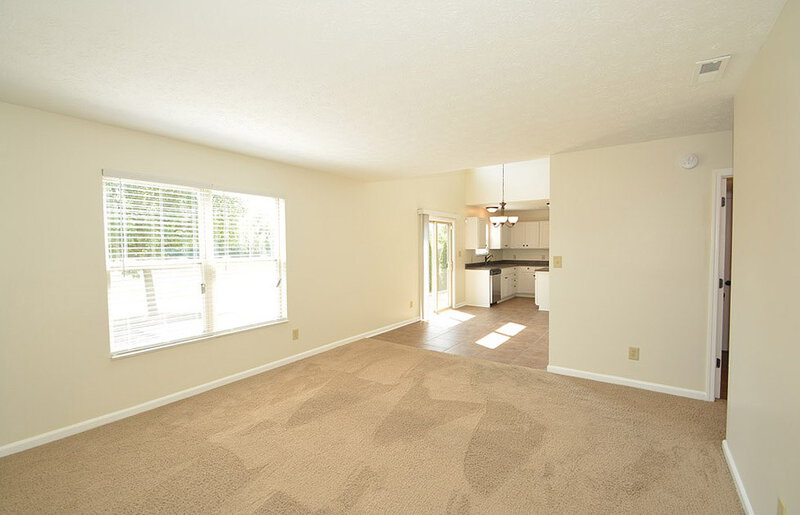 1,640/Mo, 7817 Sergi Canyon Dr Indianapolis, IN 46217 Family Room View 2