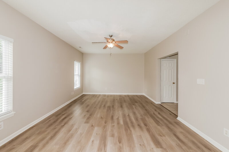 2,440/Mo, 7204 Parklake Pl Indianapolis, IN 46217 Living Room View