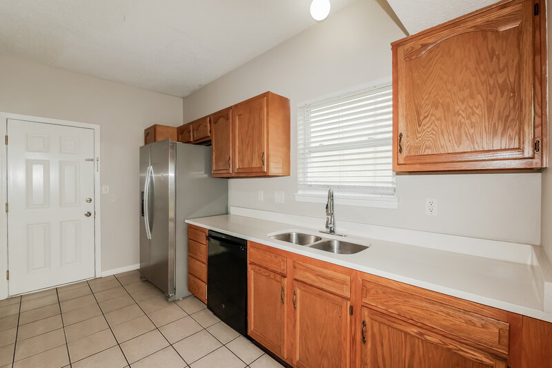 2,440/Mo, 7204 Parklake Pl Indianapolis, IN 46217 Kitchen View