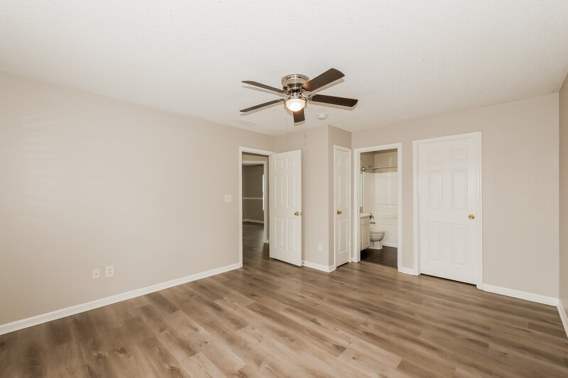 2,440/Mo, 7204 Parklake Pl Indianapolis, IN 46217 Main Bedroom View 2