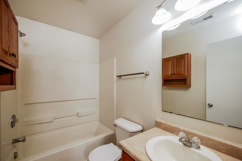 1,690/Mo, 15442 Gallow Ln Noblesville, IN 46060 Bathroom View