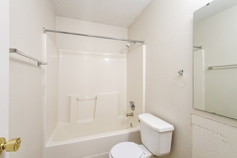 1,890/Mo, 10273 Sun Gold Ct Fishers, IN 46037 Bathroom View