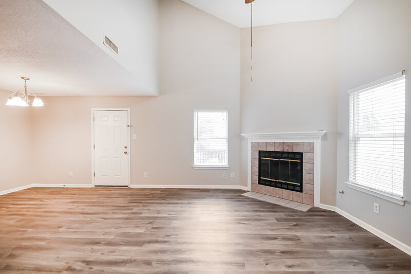 1,900/Mo, 16804 Lowell Dr Noblesville, IN 46060 Living Room View 3