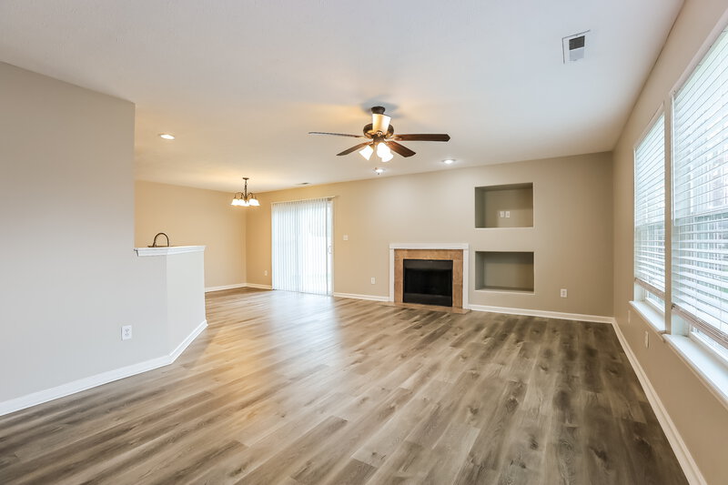 2,010/Mo, 7329 Kimble Dr Indianapolis, IN 46217 Living Room View