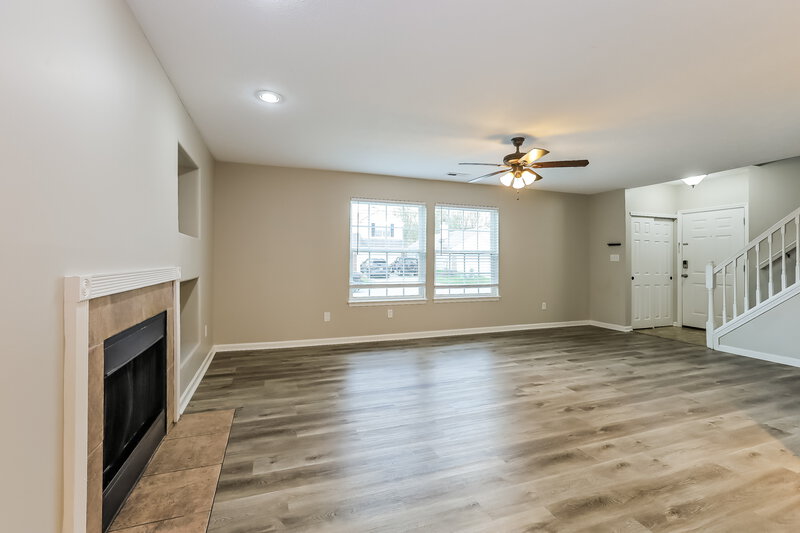 2,010/Mo, 7329 Kimble Dr Indianapolis, IN 46217 Living Room View 2