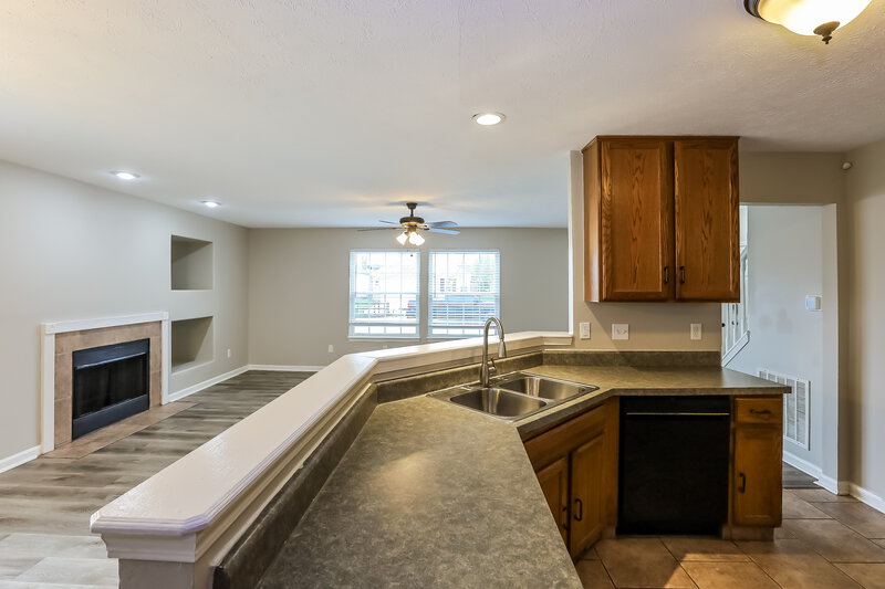 2,010/Mo, 7329 Kimble Dr Indianapolis, IN 46217 Kitchen View