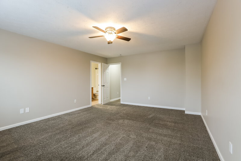 2,010/Mo, 7329 Kimble Dr Indianapolis, IN 46217 Main Bedroom View 2