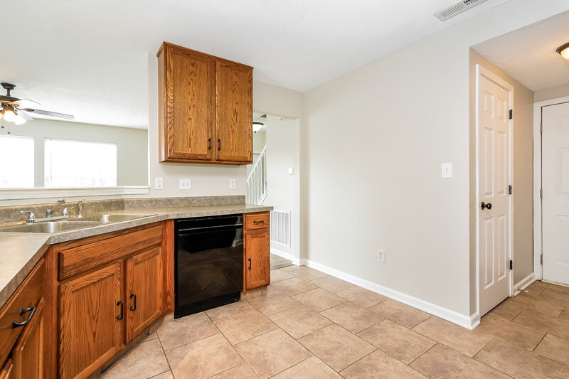 1,910/Mo, 7329 Kimble Dr Indianapolis, IN 46217 Misc View 7