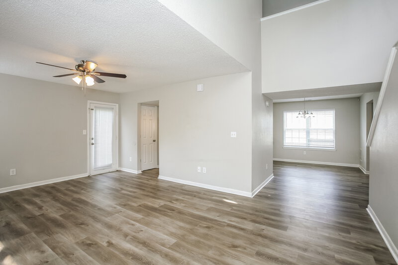 2,770/Mo, 15341 Ten Point Dr Noblesville, IN 46060 Living Room View