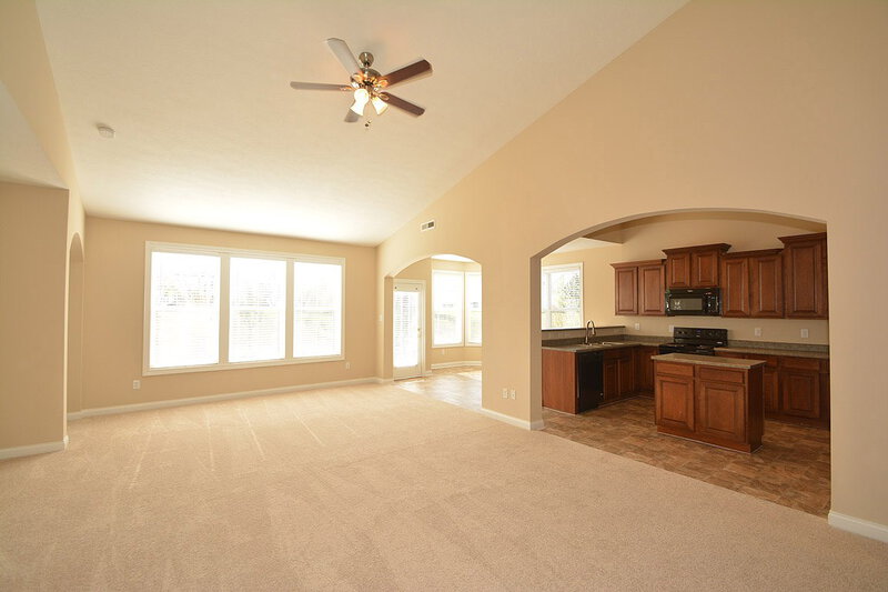 2,220/Mo, 2919 Tuscarora Ln Indianapolis, IN 46217 Great Room View 2