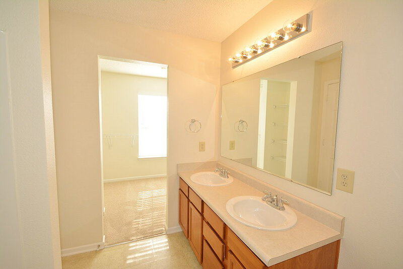 1,770/Mo, 15459 Border Dr Noblesville, IN 46060 Master Bathroom View 2