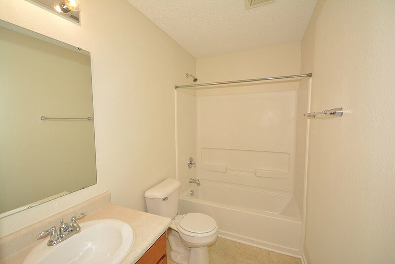 1,770/Mo, 15459 Border Dr Noblesville, IN 46060 Bathroom View