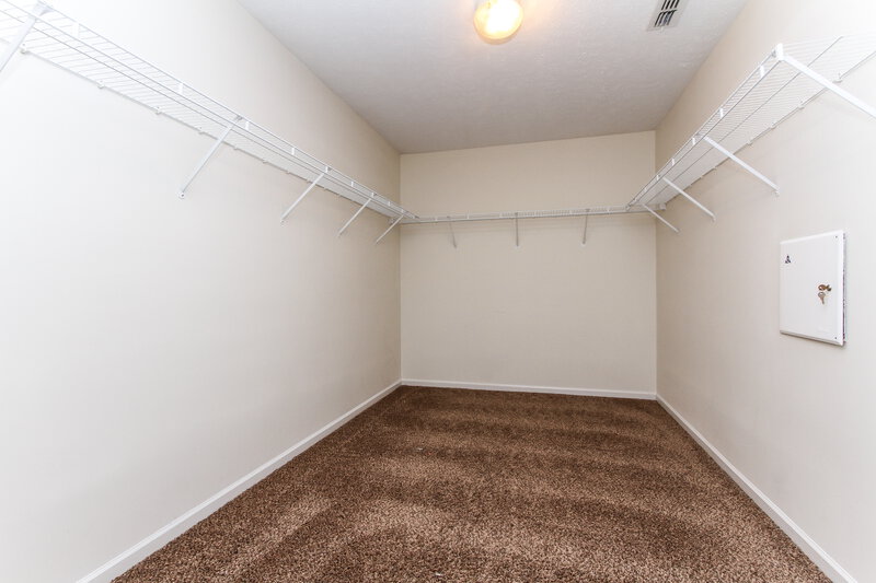 2,140/Mo, 10783 Standish Pl Noblesville, IN 46060 Walk In Closet View