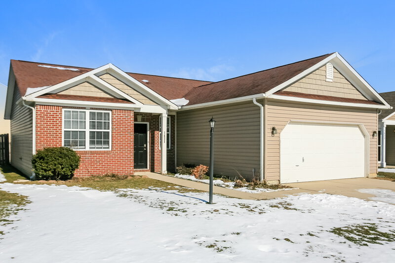 1,720/Mo, 1421 Dowell St Greenwood, IN 46143 Front View