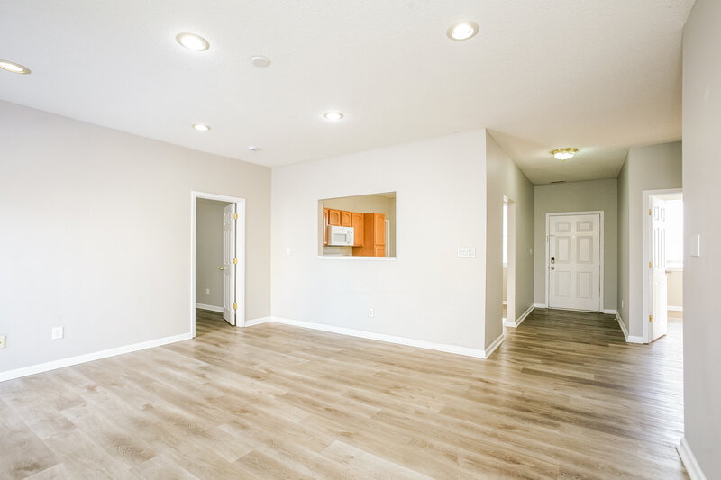 1,720/Mo, 1421 Dowell St Greenwood, IN 46143 Living Room View