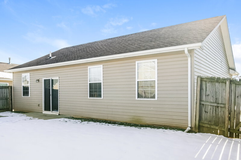 1,720/Mo, 1421 Dowell St Greenwood, IN 46143 Rear View