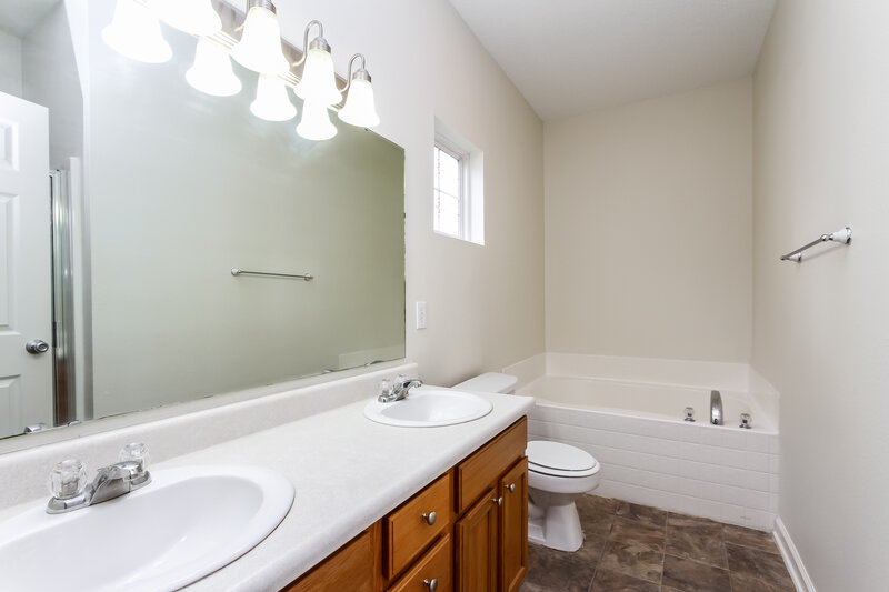 1,590/Mo, 10821 Muddy River Rd Indianapolis, IN 46234 Master Bathroom View 2