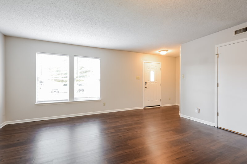 1,735/Mo, 1745 Brassica Way Indianapolis, IN 46217 Living Room View 2