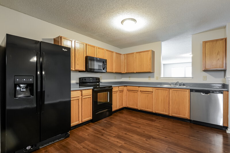 1,735/Mo, 1745 Brassica Way Indianapolis, IN 46217 Kitchen View 2