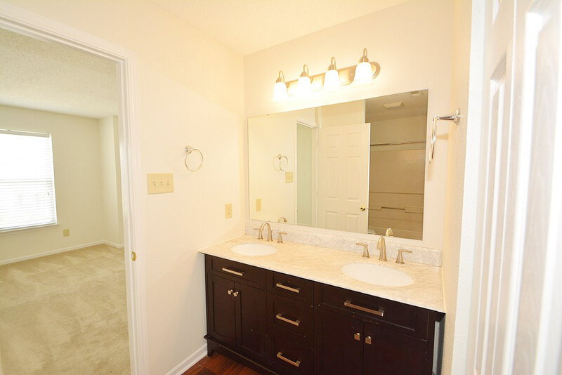 1,500/Mo, 12659 Loyalty Dr Fishers, IN 46037 Master Bathroom View 2