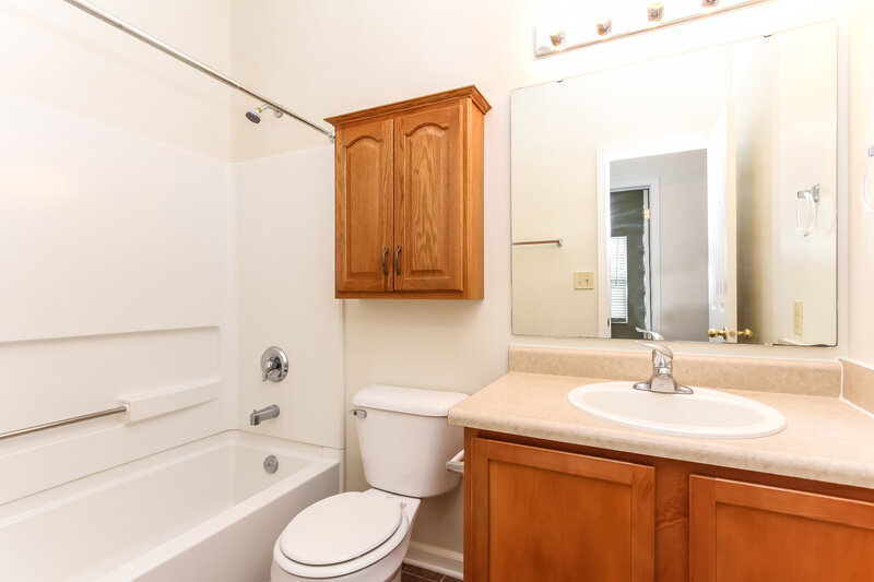 1,710/Mo, 11507 Seabiscuit Dr Noblesville, IN 46060 Bathroom View