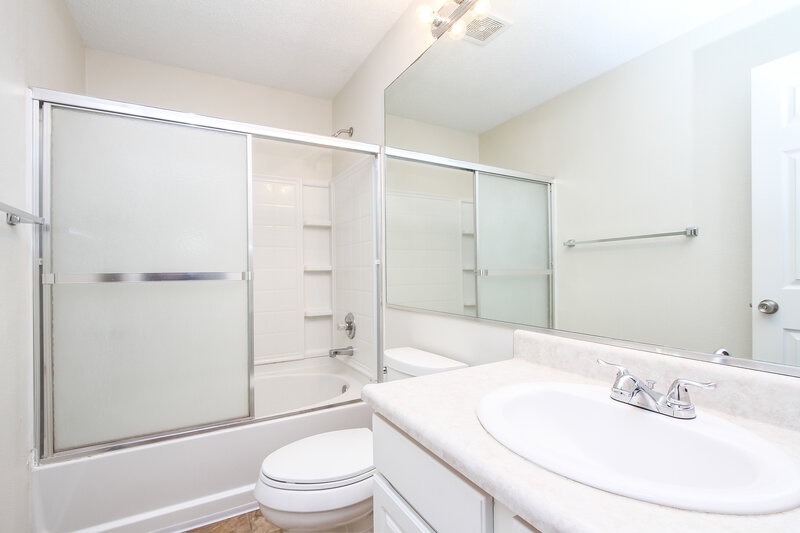 1,930/Mo, 19284 Fox Chase Dr Noblesville, IN 46062 Master Bathroom View