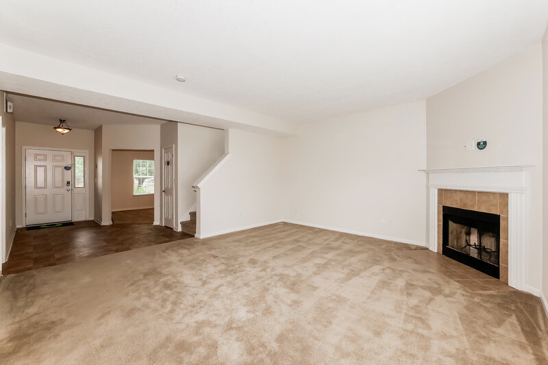 2,335/Mo, 12331 Quarterback Ln Fishers, IN 46037 Living Room View 3