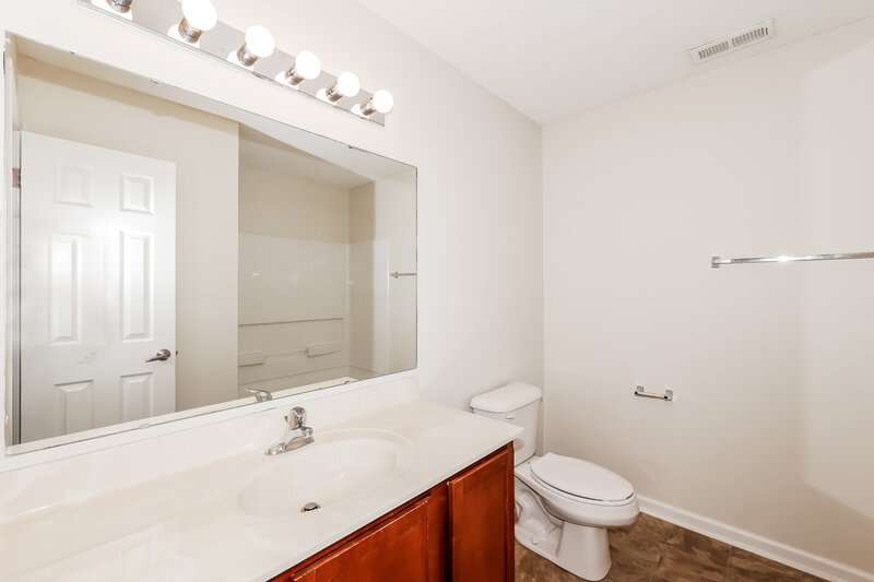 2,335/Mo, 12331 Quarterback Ln Fishers, IN 46037 Bathroom View
