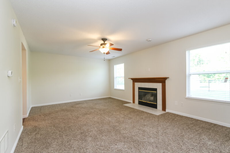 1,520/Mo, 4147 Alcove Dr Indianapolis, IN 46237 Family Room View