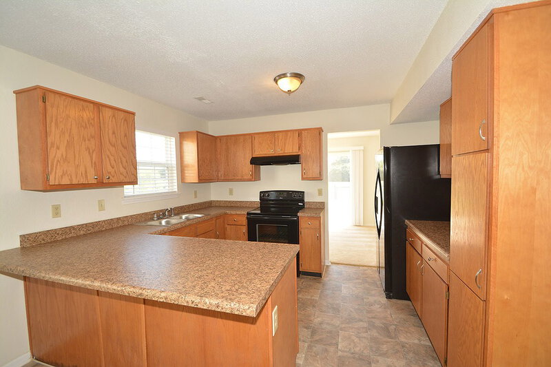 1,760/Mo, 5253 Alameda Rd Indianapolis, IN 46228 Kitchen View 3