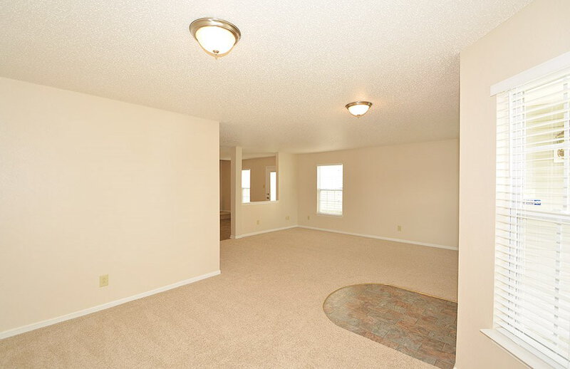 1,730/Mo, 12233 Weathervane Dr Noblesville, IN 46060 Dining Room View 2