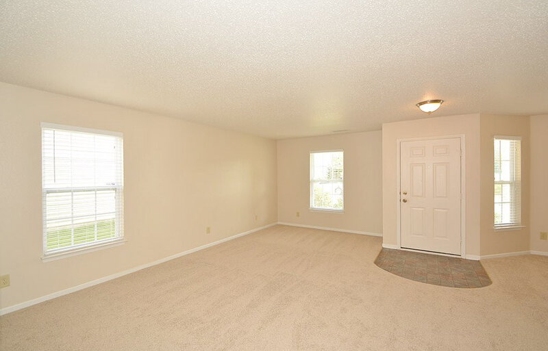 1,730/Mo, 12233 Weathervane Dr Noblesville, IN 46060 Living Room View 3