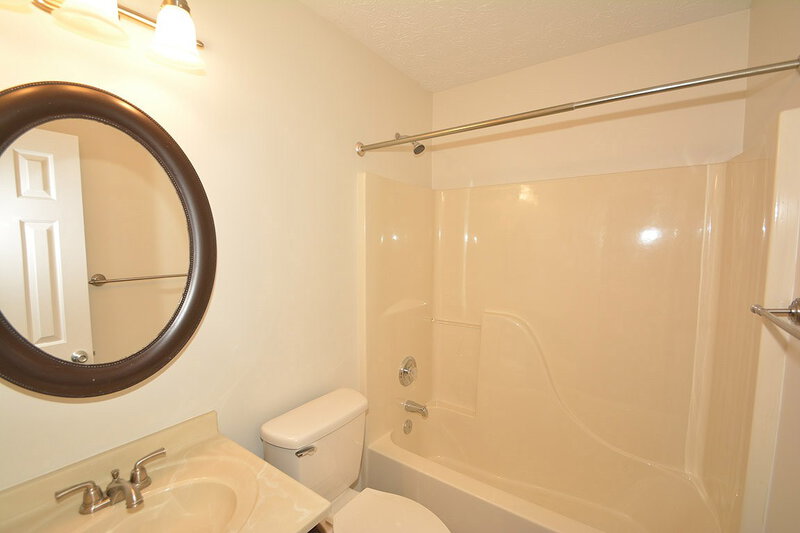 1,690/Mo, 5133 Grand Tetons Dr Indianapolis, IN 46237 Bathroom View